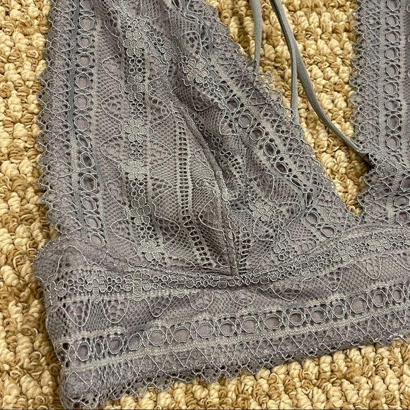 Urban Outfitters Out From Under Halter Lace 3-Strap Back Bralette Medium NWT - Picture 5 of 8